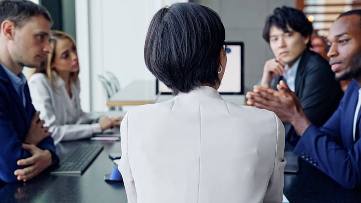 ミーティングする人々